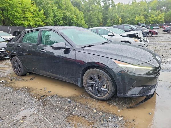 2023 HYUNDAI ELANTRA SEL — Passenger 3/4