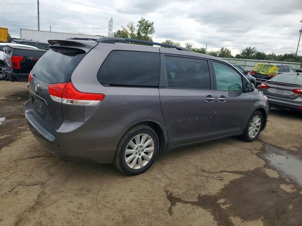 2014 TOYOTA SIENNA — PSRA