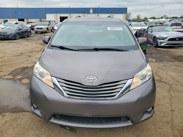 2014 TOYOTA SIENNA — DIRF