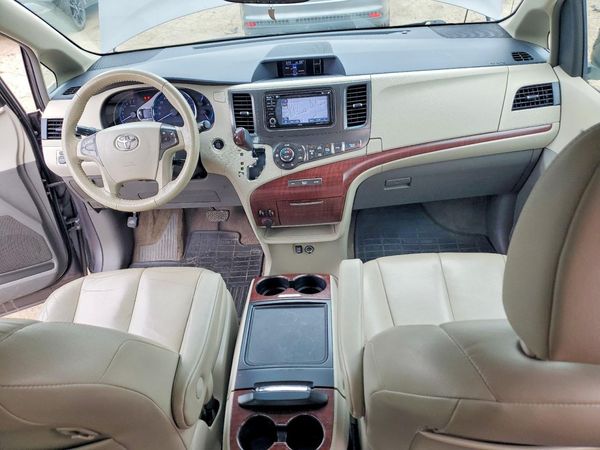 2014 TOYOTA SIENNA — CKPT