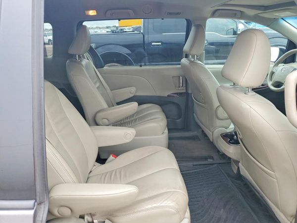 2014 TOYOTA SIENNA — PSRS