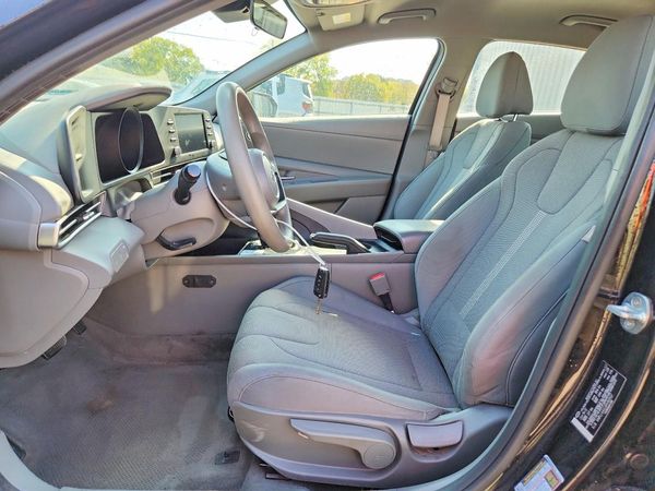 2023 HYUNDAI ELANTRA SE — DENT