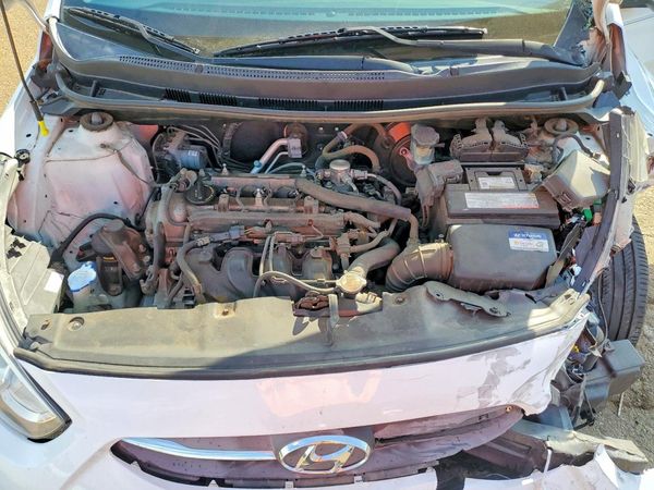 2016 HYUNDAI ACCENT GS / GLS — Engine bay
