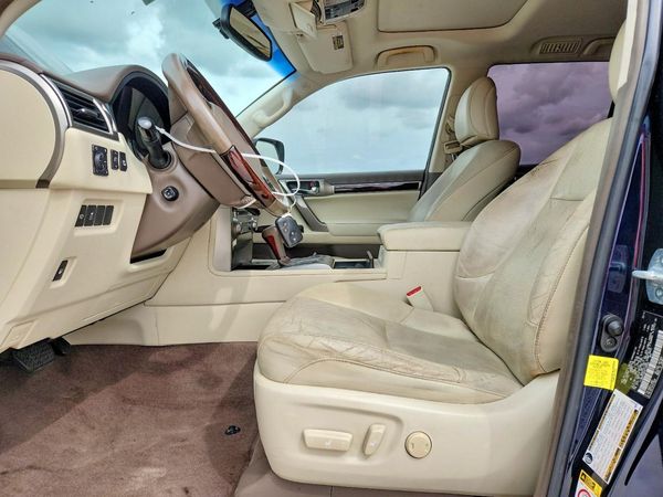 2017 LEXUS GX 460 — DENT