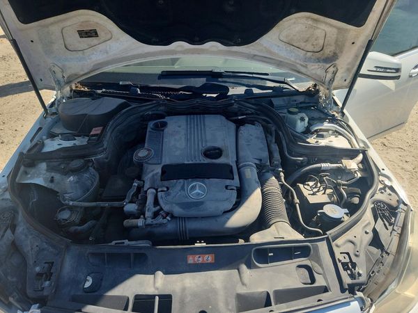 2013 MERCEDES-BENZ C C250 — Engine bay