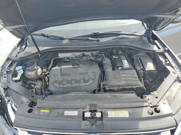 2021 VOLKSWAGEN TIGUAN SE, SE R-Line Black, SEL — Engine bay