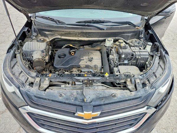2020 CHEVROLET EQUINOX LT (1LT) — Engine bay