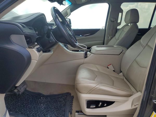 2020 CADILLAC ESCALADE Luxury — DENT