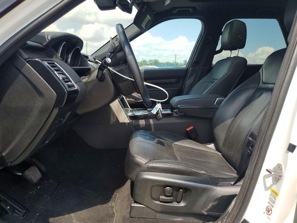 2017 LAND ROVER DISCOVERY HSE — DENT