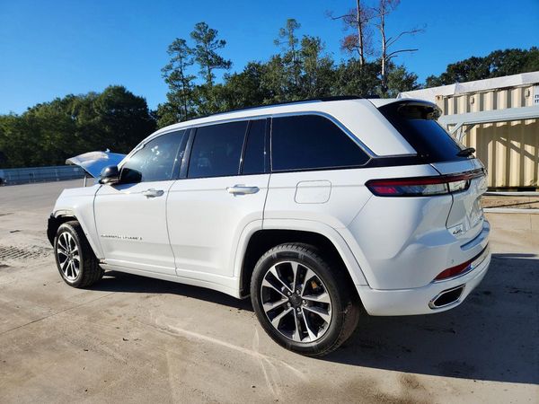 2023 JEEP CHEROKEE Overland — DSRA