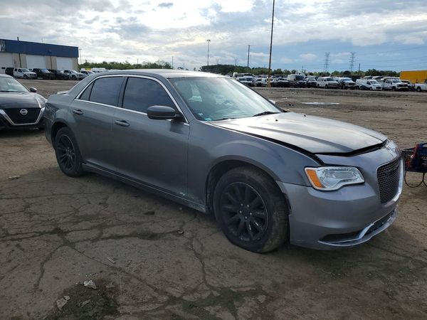 2012 CHRYSLER 300 300S V6 — Passenger 3/4