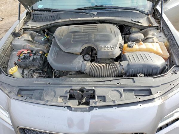 2012 CHRYSLER 300 300S V6 — Engine bay