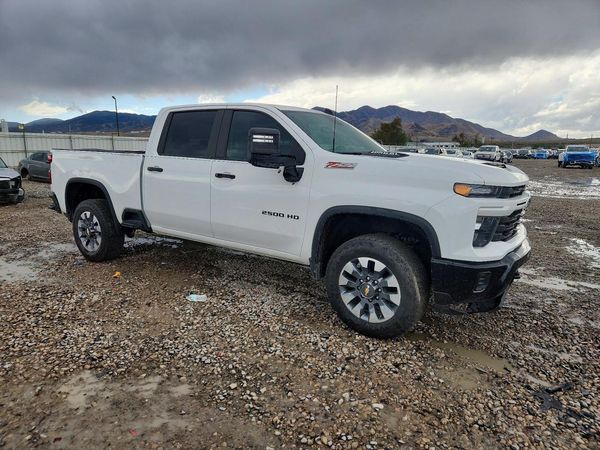 2024 CHEVROLET SILVERADO Custom — Passenger 3/4
