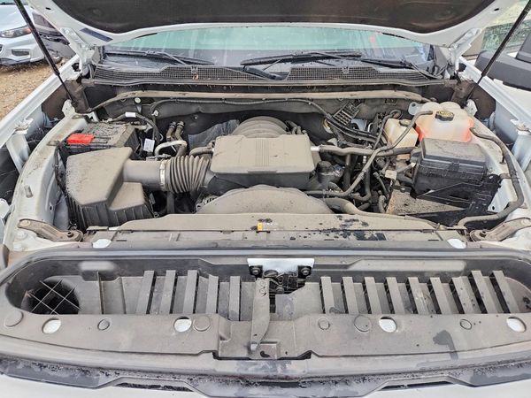 2024 CHEVROLET SILVERADO Custom — Engine bay