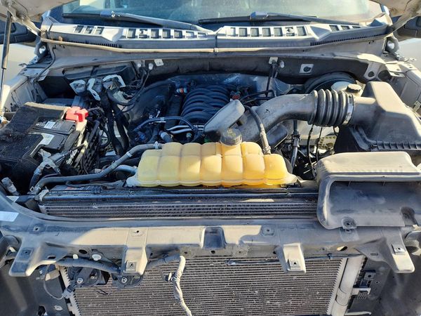 2020 FORD F150 — Engine bay