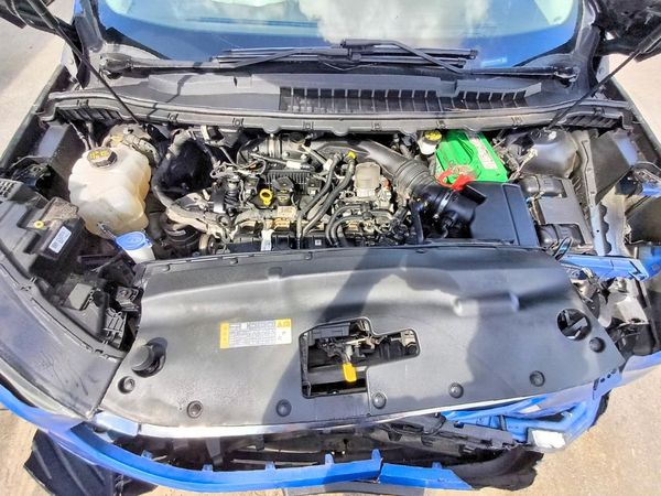 2021 FORD EDGE — Engine bay