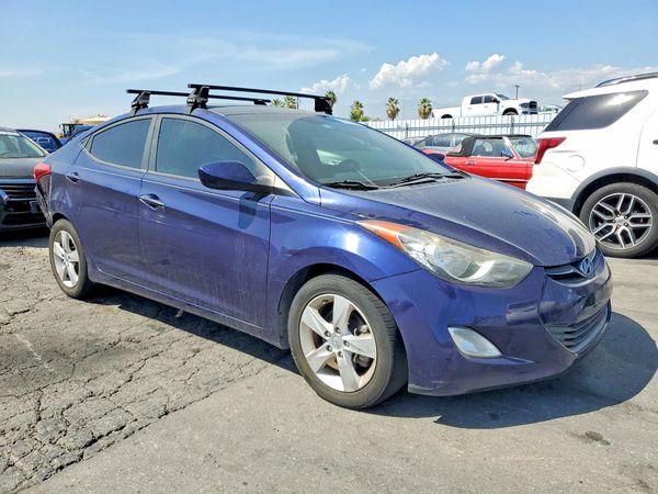 2013 HYUNDAI ELANTRA — Passenger 3/4