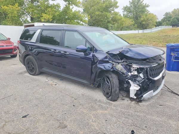 2026 KIA CARNIVAL LX, LXS — Passenger 3/4