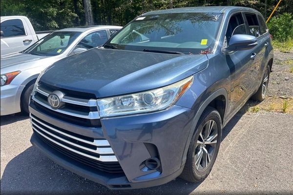 2017 TOYOTA HIGHLANDER LE/LE Plus