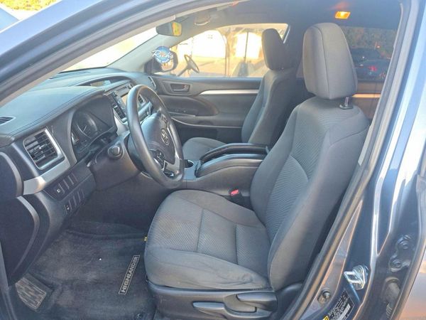 2017 TOYOTA HIGHLANDER LE/LE Plus