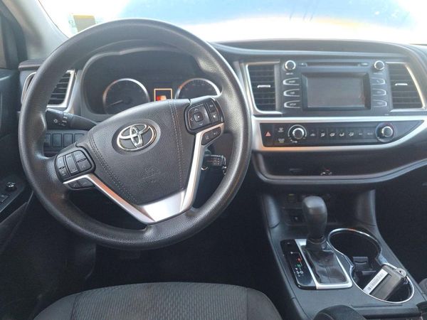 2017 TOYOTA HIGHLANDER LE/LE Plus