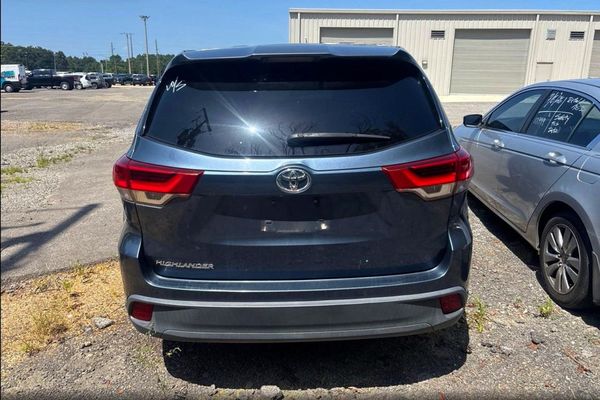 2017 TOYOTA HIGHLANDER LE/LE Plus