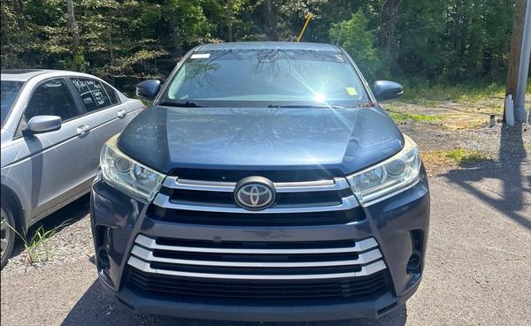 2017 TOYOTA HIGHLANDER LE/LE Plus