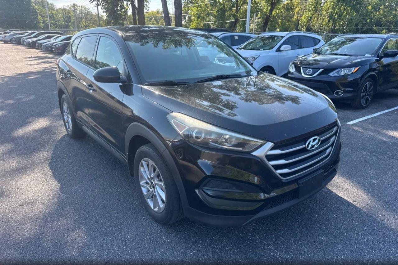 2017 HYUNDAI TUCSON SE (no options)