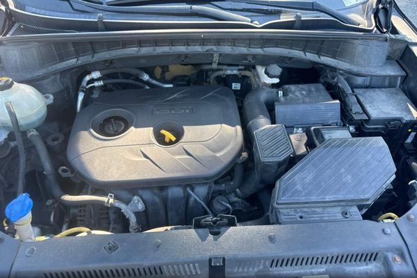 2017 HYUNDAI TUCSON SE (no options)