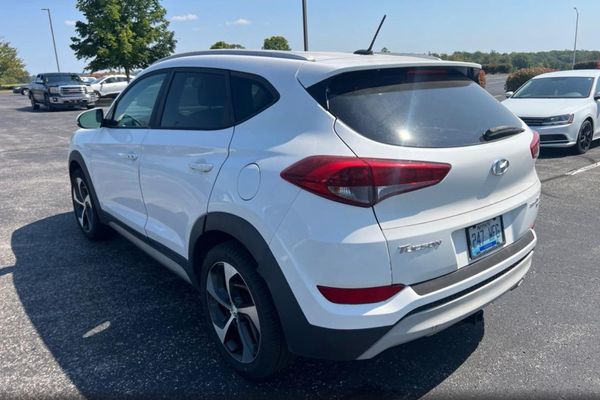 2017 HYUNDAI TUCSON