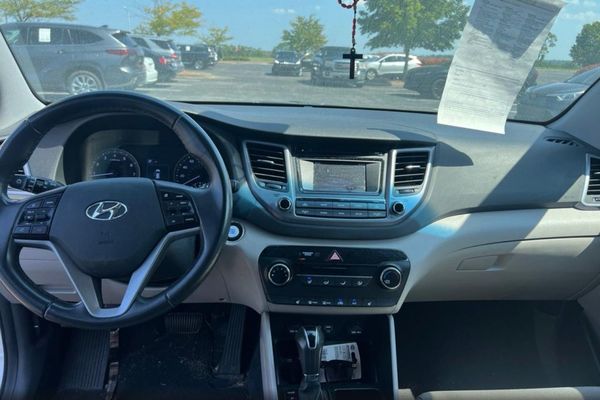 2017 HYUNDAI TUCSON