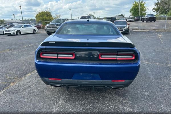 2017 DODGE CHALLENGER SXT