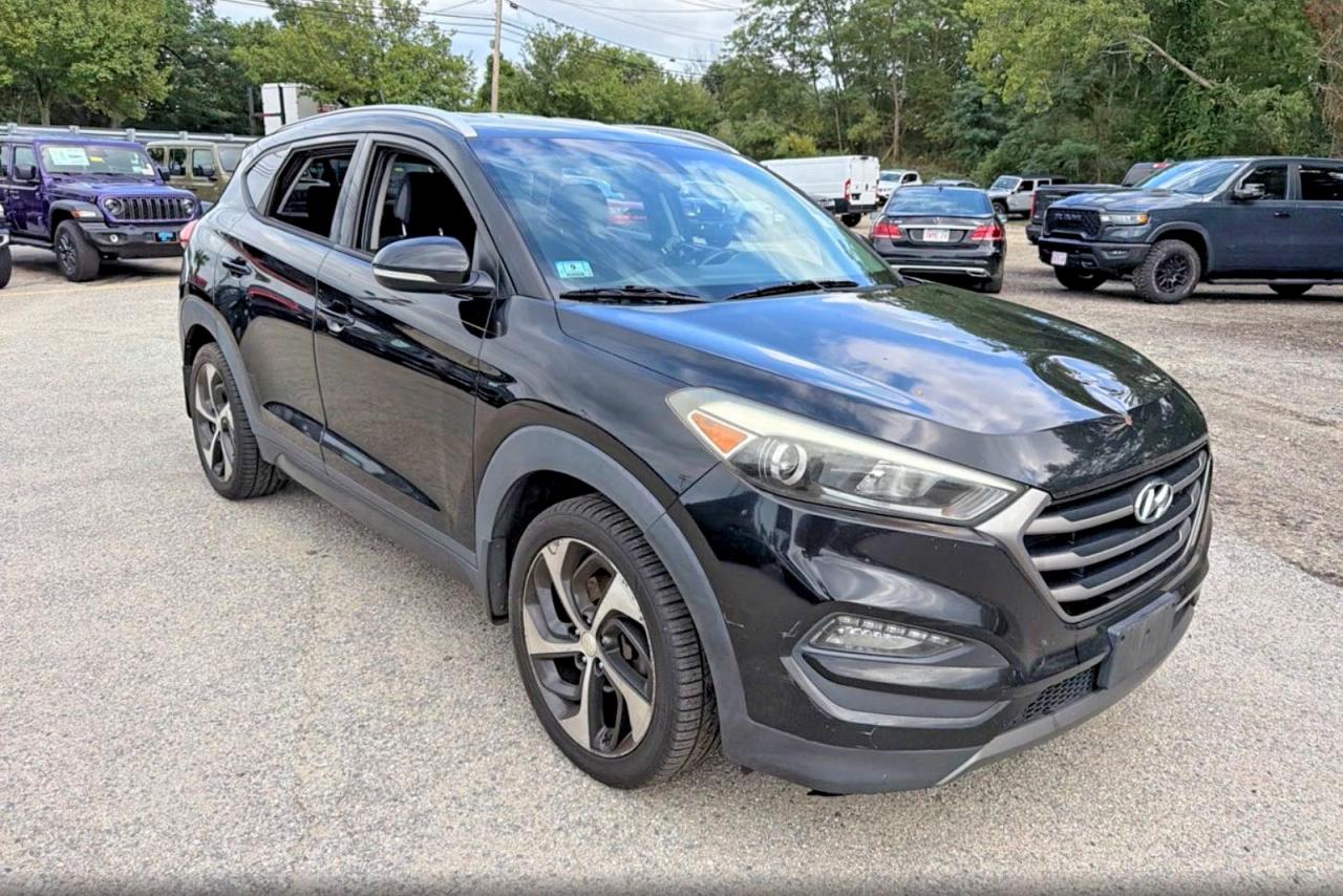2016 HYUNDAI TUCSON