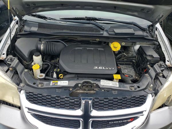 2014 DODGE CARAVAN SE — Engine bay