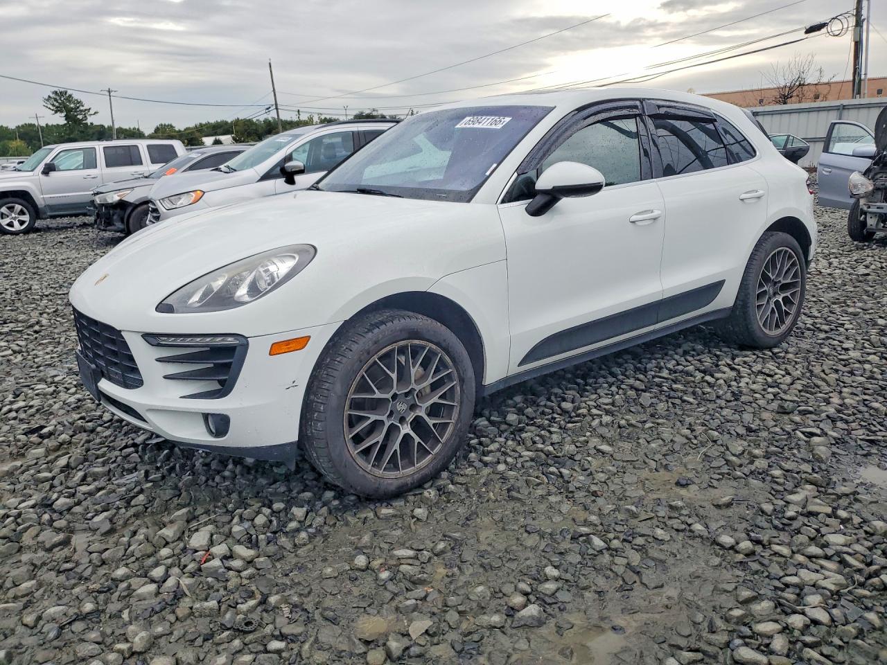 2015 PORSCHE MACAN — Front 3/4