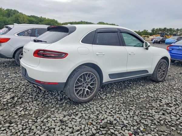 2015 PORSCHE MACAN — PSRA