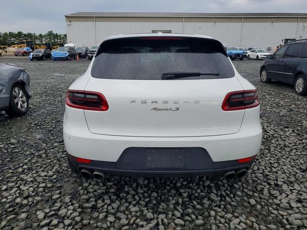 2015 PORSCHE MACAN — DIRR