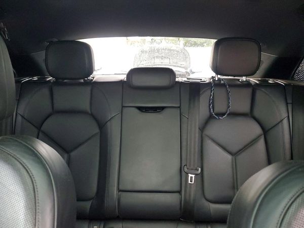 2015 PORSCHE MACAN — SUVN