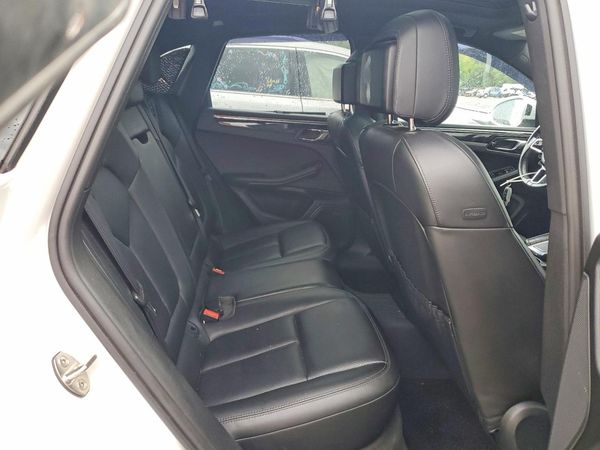 2015 PORSCHE MACAN — PSRS