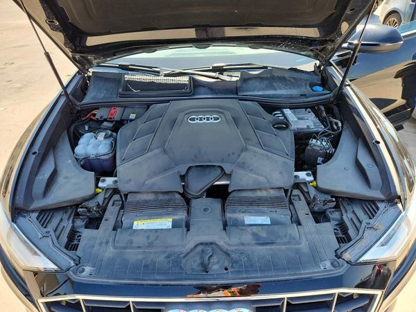 2019 AUDI Q8 Premium — Engine bay
