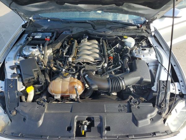 2019 FORD MUSTANG GT Coupe — Engine bay