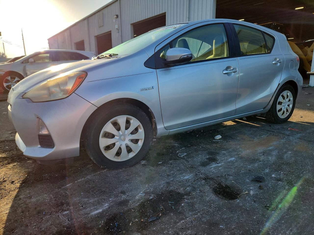 2012 TOYOTA PRIUS C ON — Front 3/4