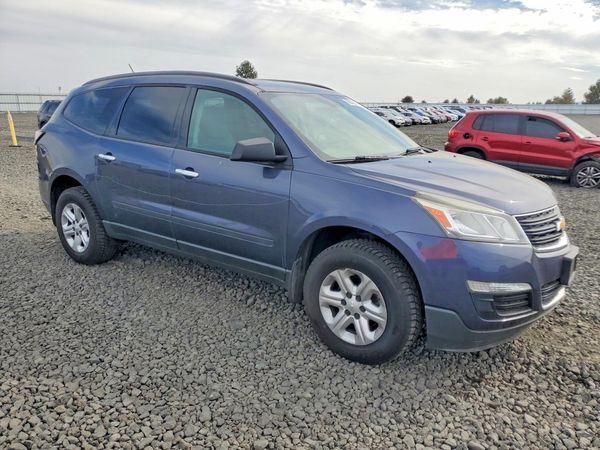 2013 CHEVROLET TRAVERSE LS — Passenger 3/4
