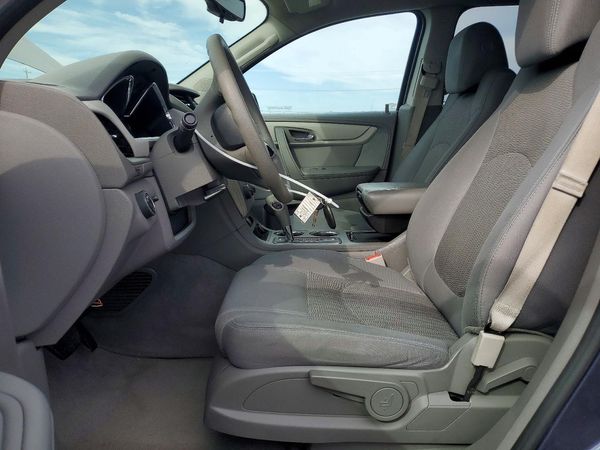 2013 CHEVROLET TRAVERSE LS — DENT