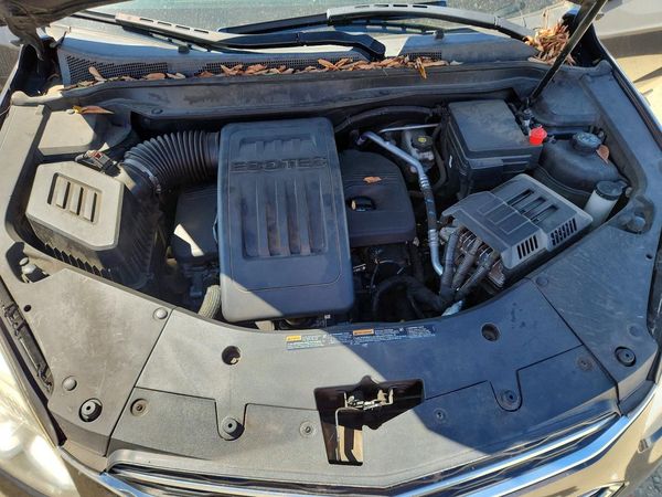 2016 CHEVROLET EQUINOX LT — Engine bay