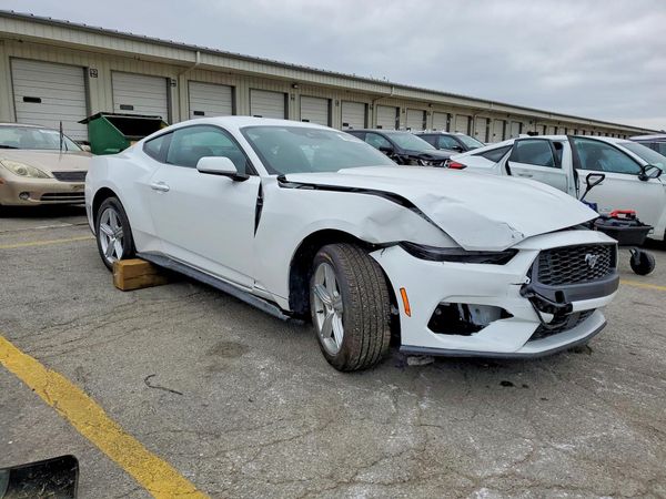 2026 FORD MUSTANG I4 — Passenger 3/4
