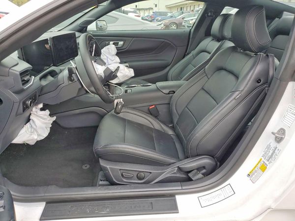 2026 FORD MUSTANG I4 — DENT