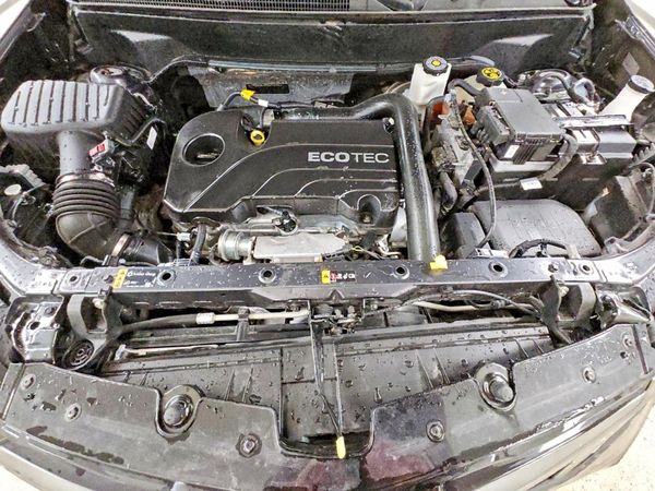 2022 CHEVROLET EQUINOX RS (3LT) — Engine bay