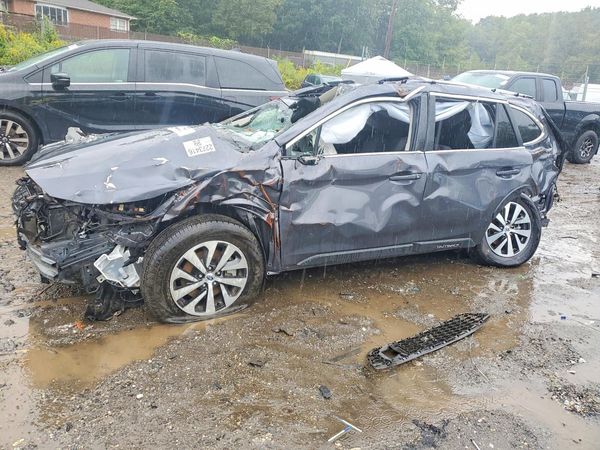 2025 SUBARU OUTBACK Premium — Front 3/4