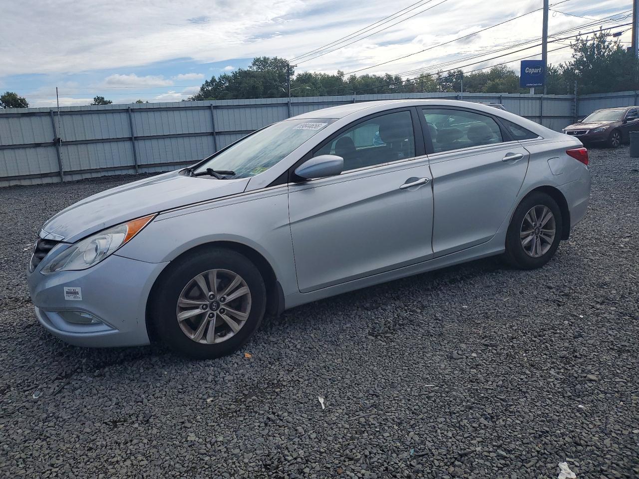 2013 HYUNDAI SONATA GLS/ GLS Popular — Front 3/4